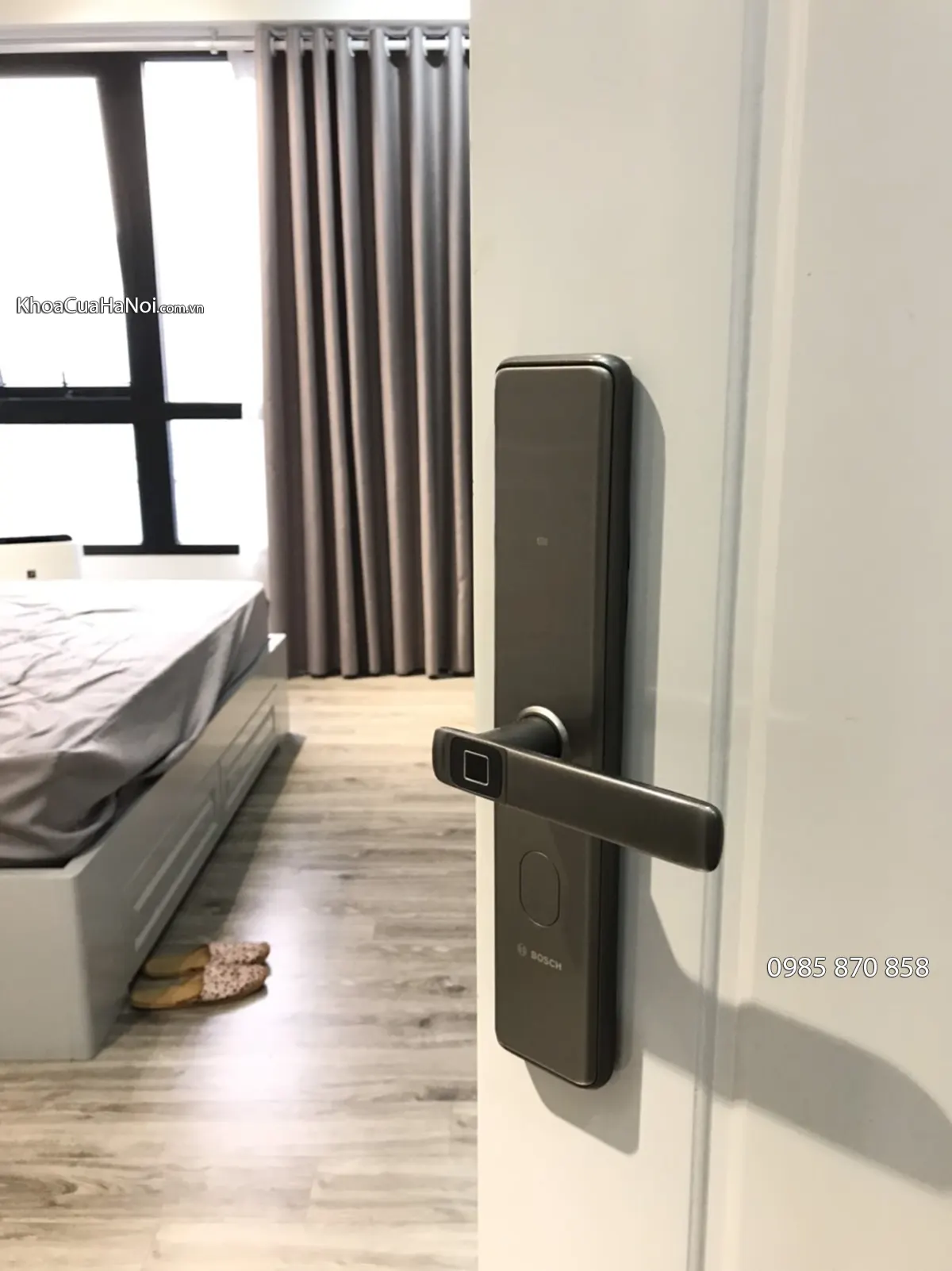 Khóa Bosch ID30BK màu ghi