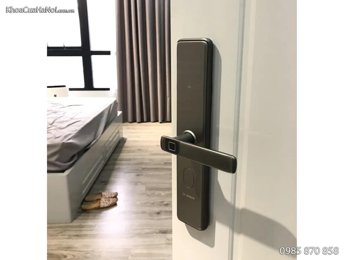 Khóa vân tay điện tử Bosch ID30BK màu ghi