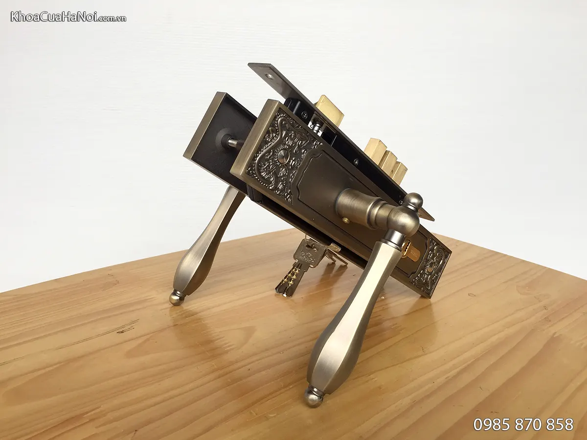Khóa cửa gỗ bằng hợp kim EX8520