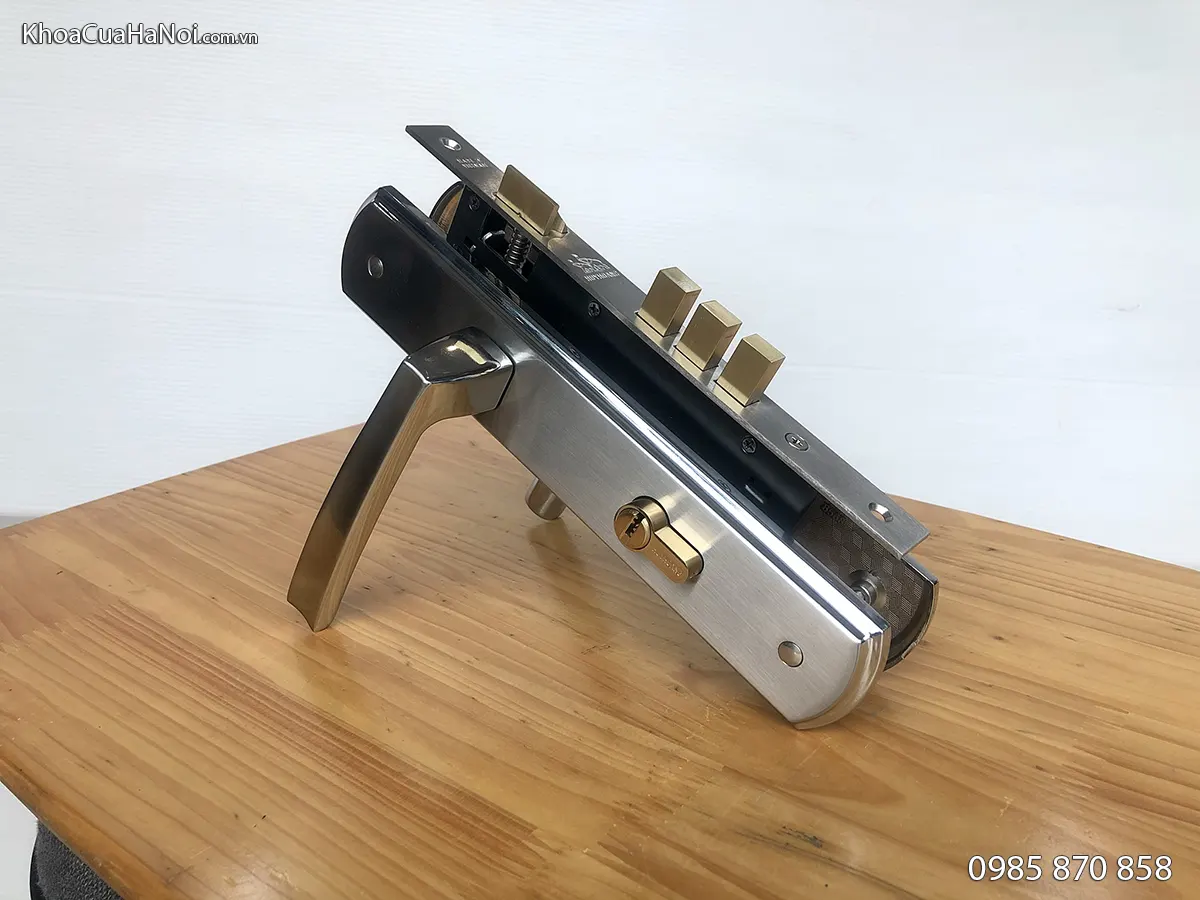 Khóa cửa tay nắm hợp kim EX8568