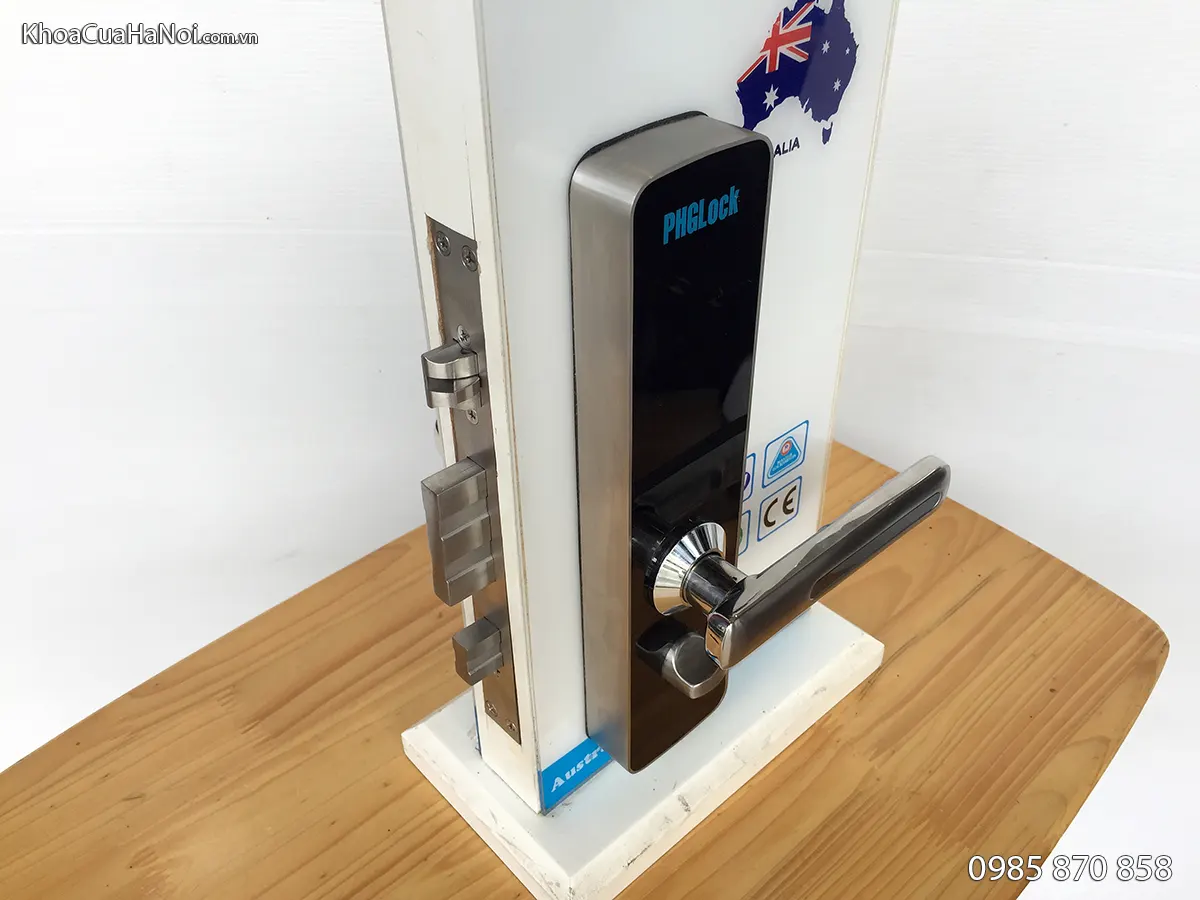 Khóa mật mã thẻ từ cho căn hộ KR7153
