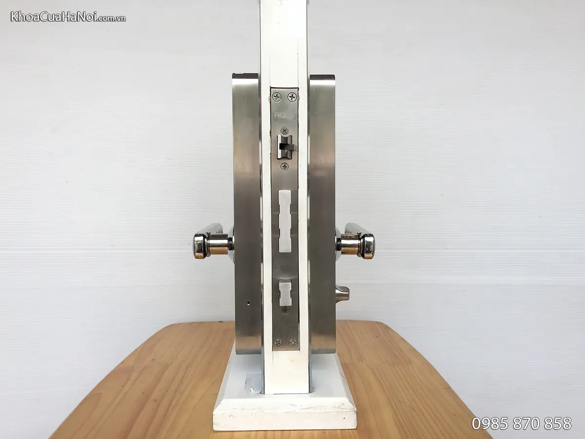 Khóa mật mã thẻ từ cho căn hộ KR7153
