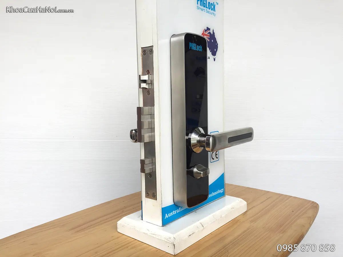 Khóa mật mã thẻ từ cho căn hộ KR7153