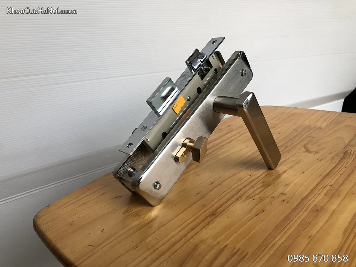 Khóa cửa thông phòng hợp kim Việt Tiệp 04332