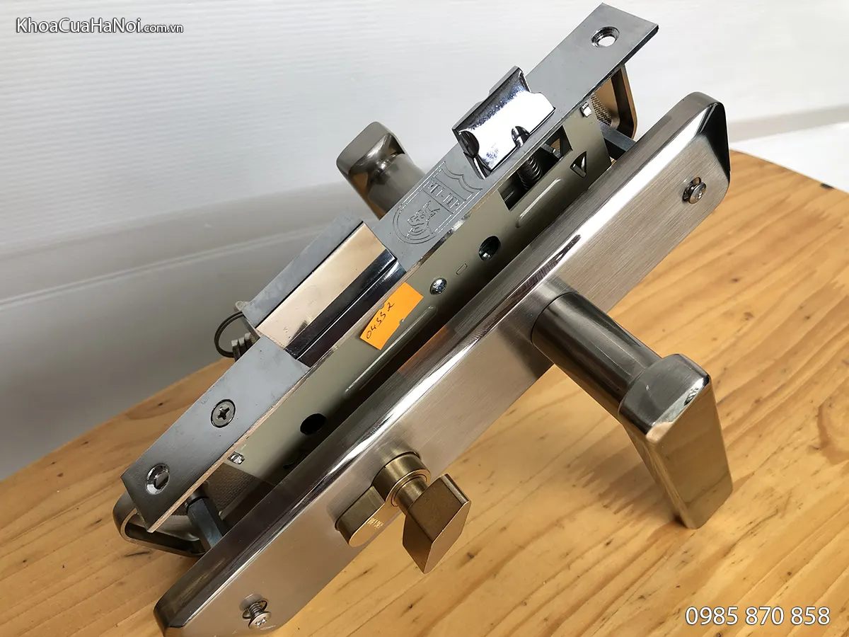 Khóa cửa thông phòng hợp kim Việt Tiệp 04332